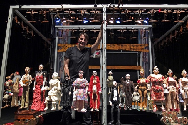 This time the raucous Daisy gang gets into the festive spirit, putting their unique stamp on Charles Dickens' 