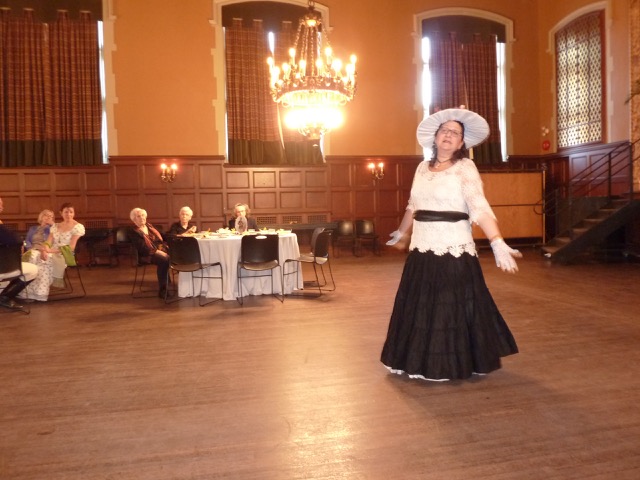 Ellie welcomes the group